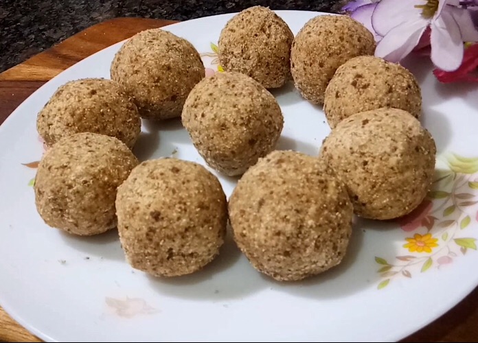 Dry fruit atta pinni ladoo