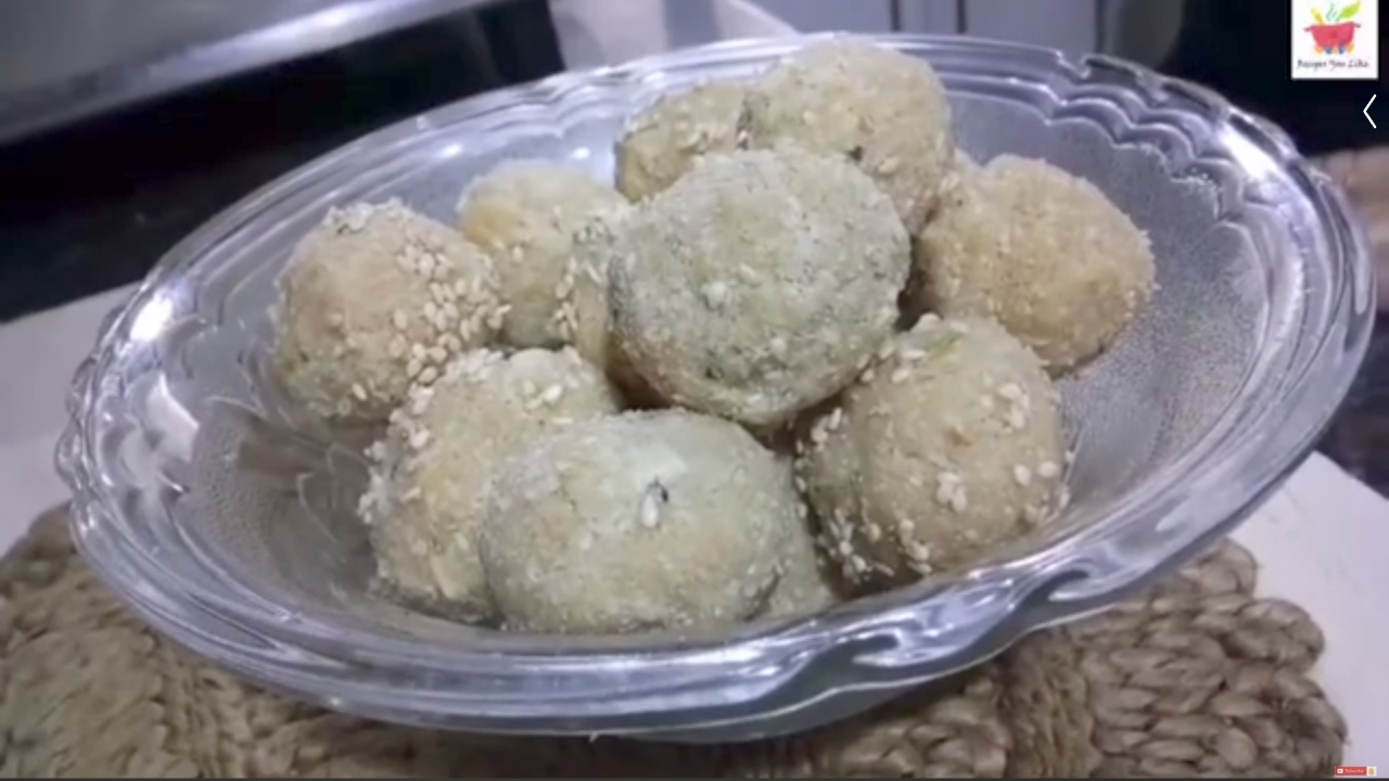 White sesame seeds and coconut khoya ladoo recipe