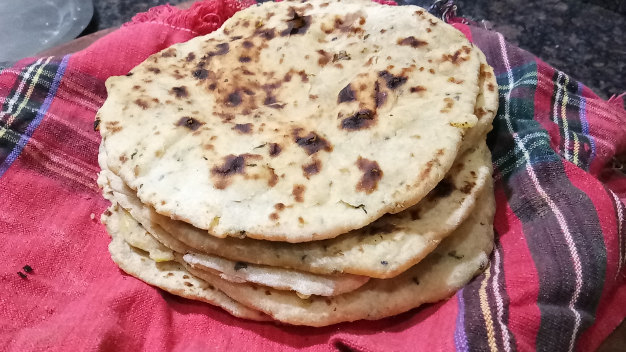 Authentic Punjabi aloo naan without oven or tandoor